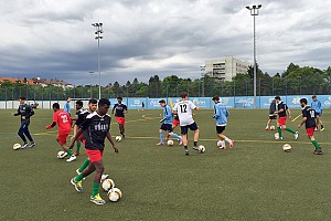 Gemeinsames Training: „Joblinge“ und U16-Junglöwen. Foto: TSV 1860