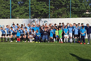 U13-Junglöwen mit ihren Gästen aus der Inklusionsmannschaft des FC Espanol München. Foto: TSV 1860