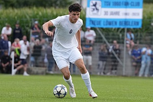 U21 gastiert am Freitagabend bei Top-Sechs-Team Schwaig Rron Gosalci, der am Dienstag beim Regionalliga-Team auf der Bank saß, ist wieder fit und könnte die U21 in Schwaig verstärken. Foto: Joachim Mentel